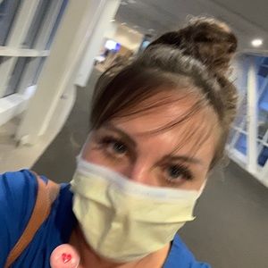 Meet your Posher, Laura